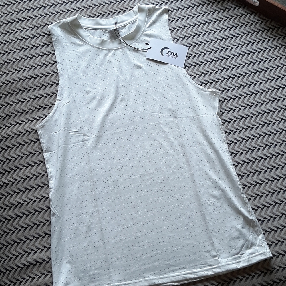 Zyia White Chill Tank size Medium